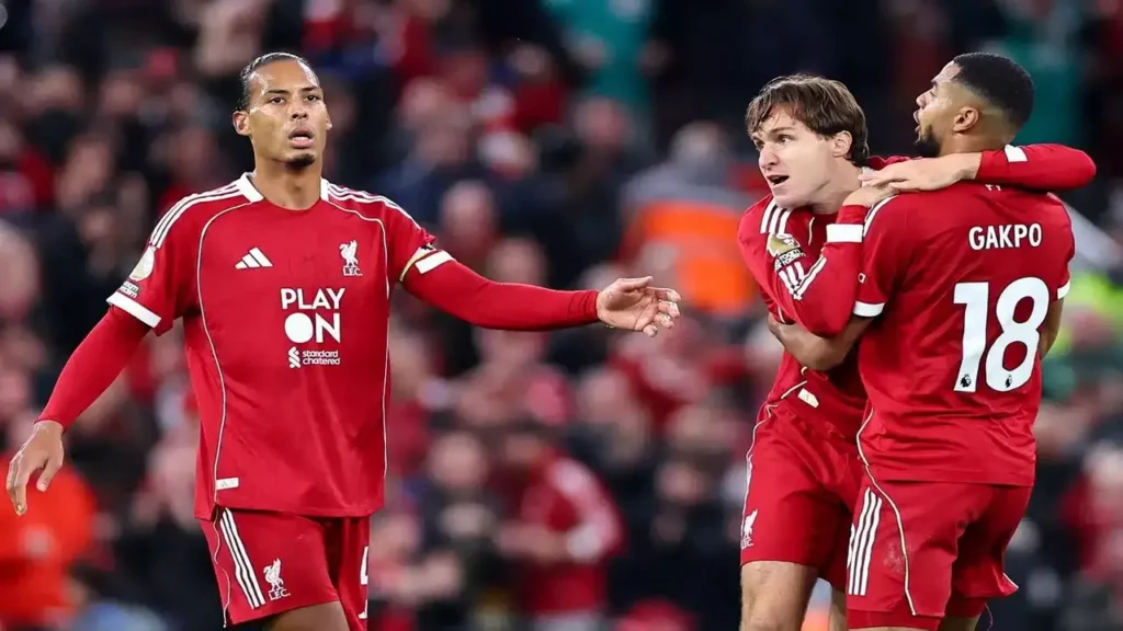 مباريات الدوري الإنجليزي 2026 بين ليفربول وتوتنهام: القنوات والمنصات الناقلة للمواجهة الحاسمة